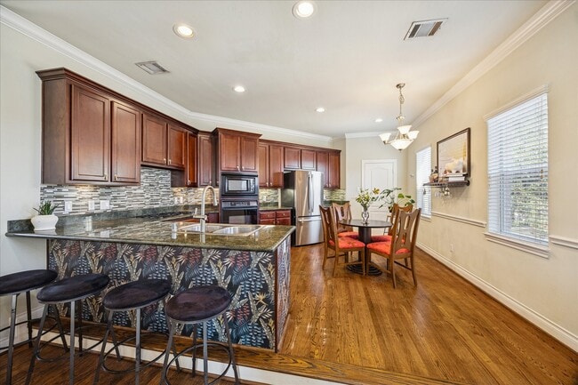 Building Photo - 2207 Austin St