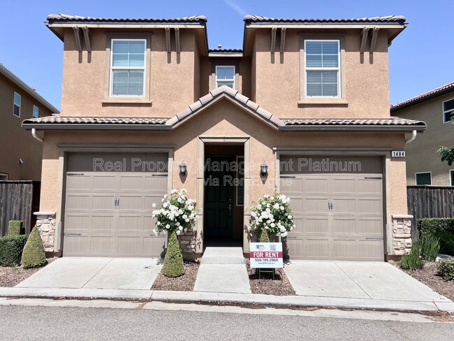 Photo - 1484 Mosaic Way