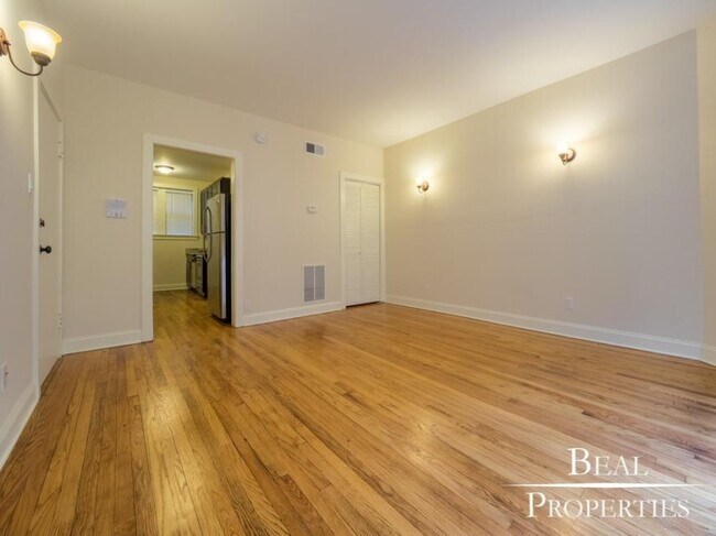 Photo - 0 bedroom in CHICAGO IL 60613 Unit W2