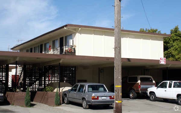 Photo - 312-314 Rodeo Ave