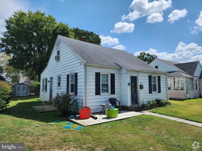 Building Photo - 3Bed/1Bath Charming Bungalow Rental