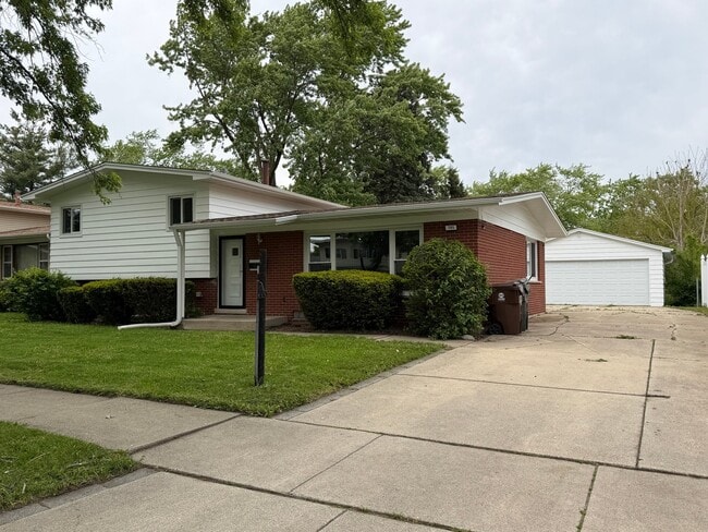 Photo - 705 W Fitzhenry Ct
