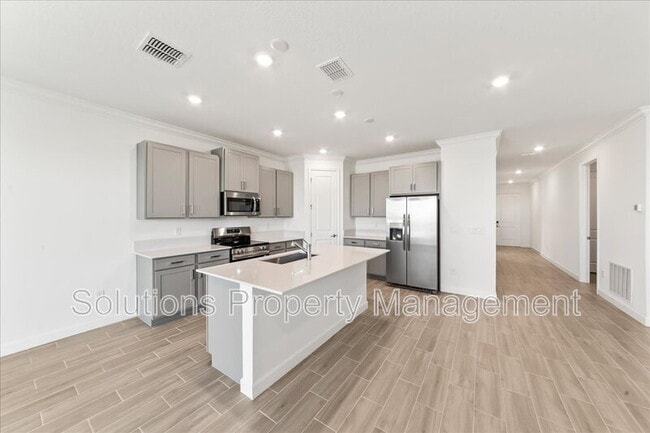 Photo - 2037 Fuchsia Pl NW