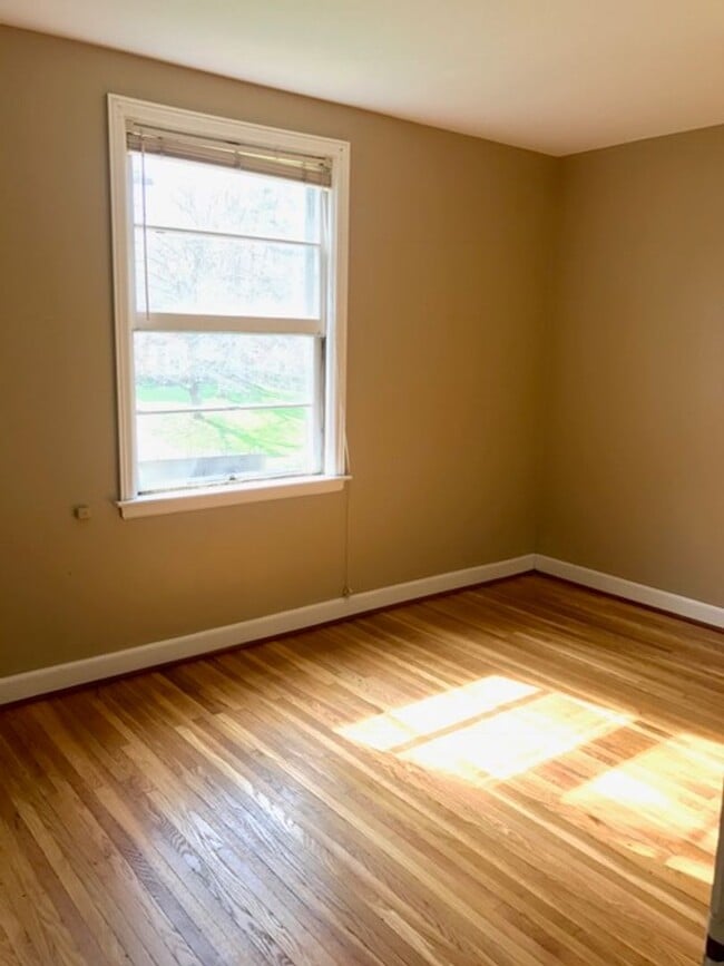Photo - WOODLAND NEIGHBORHOOD - 3 Bedroom Move-In ... Unit 523