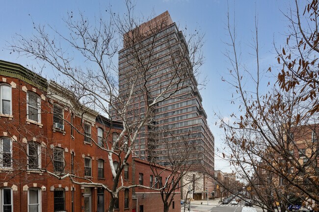 Photo - 5th on the Park