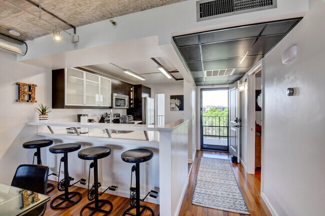 Photo - 17 Royal Palm Way Unidad 603