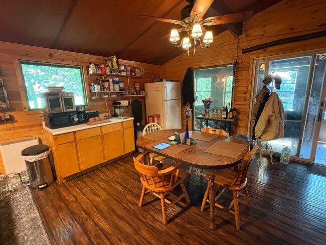 Photo - 79 Spruce Peak Rd