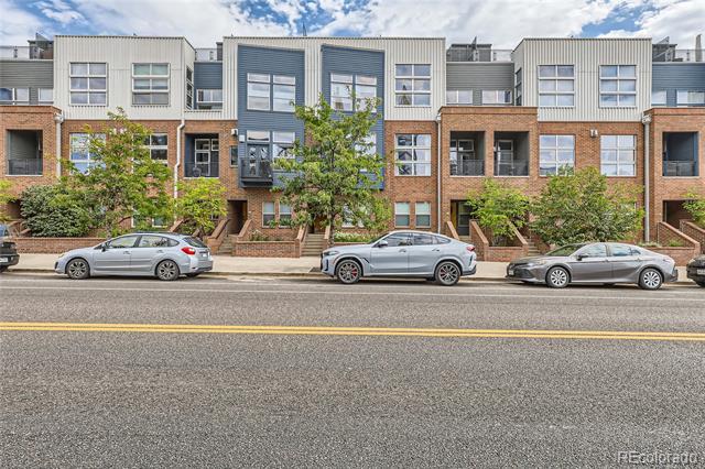 Photo - 2708 Blake St