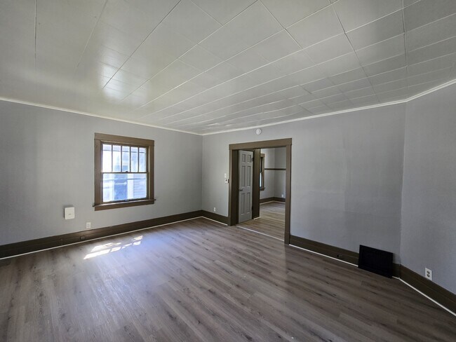 Photo - 506 Fowler St