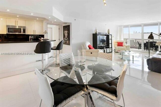 Photo - 1717 N Bayshore Dr