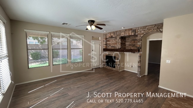 Photo - 4266 E Lexington Ave