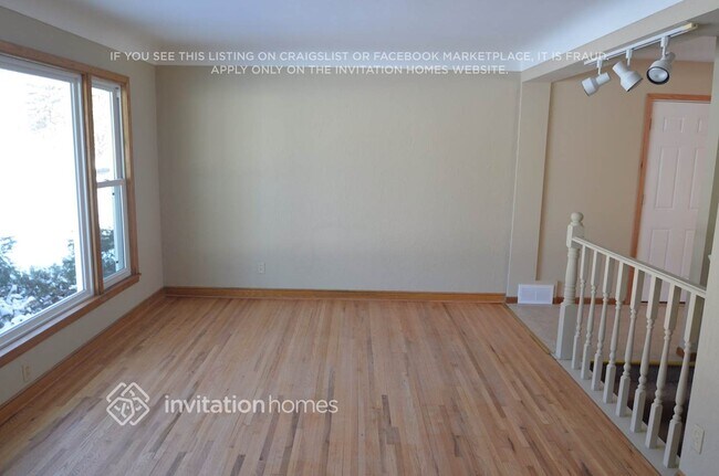 Photo - 1708 Lydia Ave W