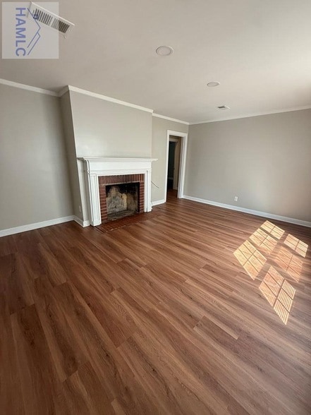 Photo - 498 W Bay St