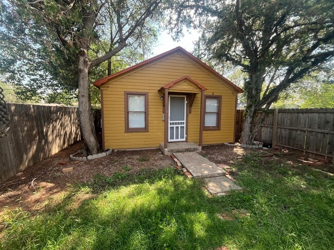 Building Photo - 2409 23rd St Rental