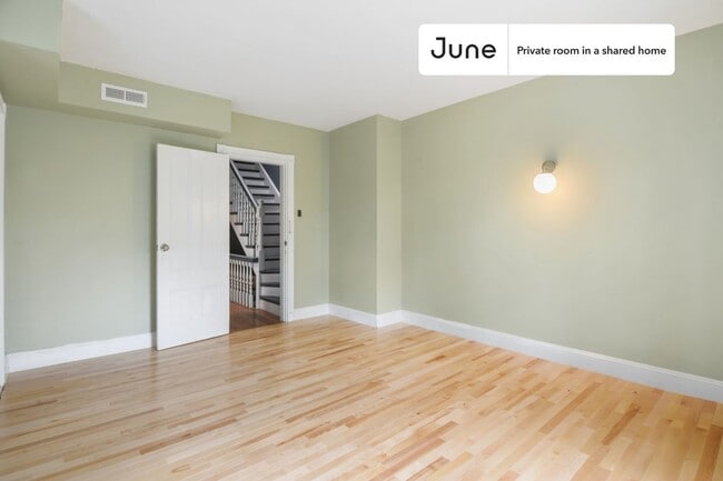 Photo - Room in Shared 7 bed/2.5 bath home Unidad B