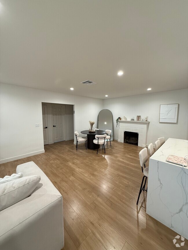 Building Photo - 6328 Camellia Ave Rental