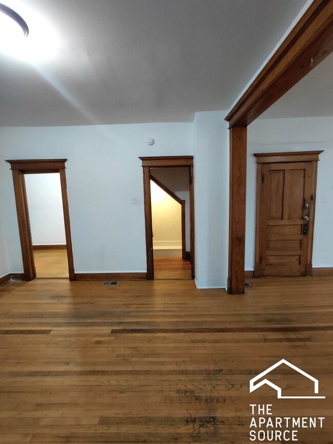 Photo - 2215 S Albany Ave Unidad 1F