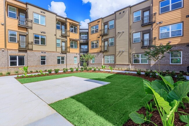 Building Photo - Valencia Park Rental