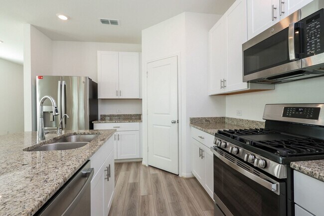 Photo - 1704 Greendale Dr