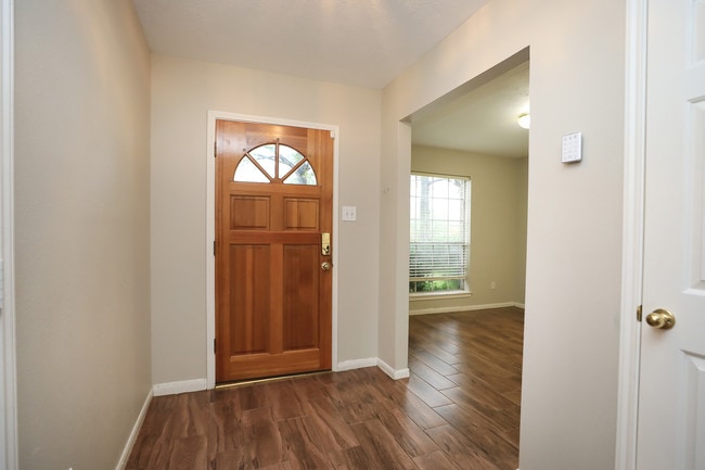 Photo - 208 Armand Bay Dr