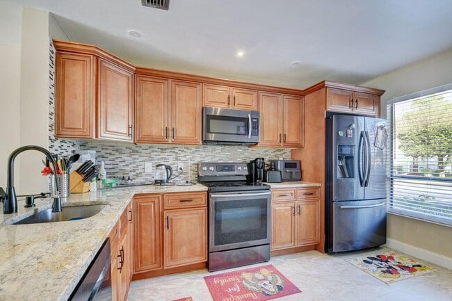 Photo - 799 Hill Dr