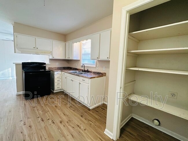 Photo - 8386 Booneville Dr