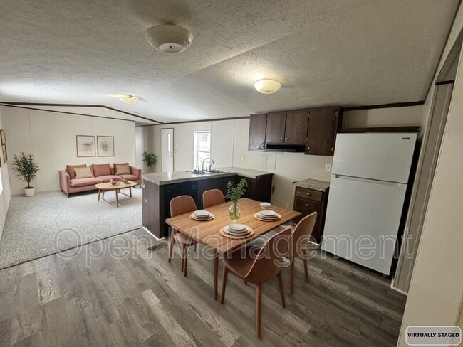 Photo - 301 Mantle Ave