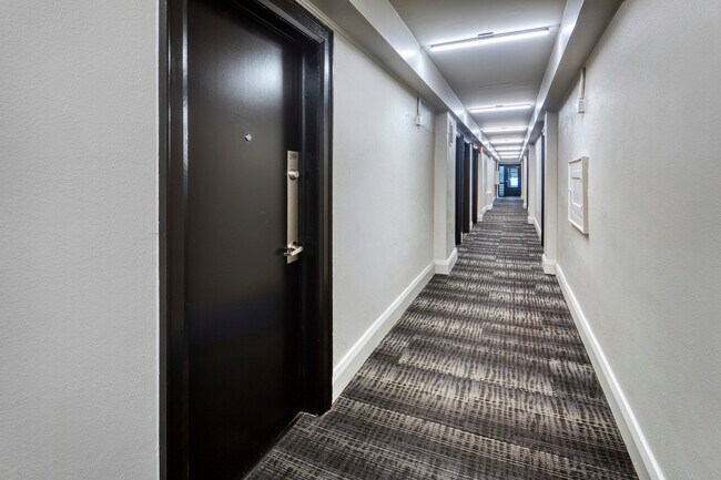 Photo - 262 Jarvis St