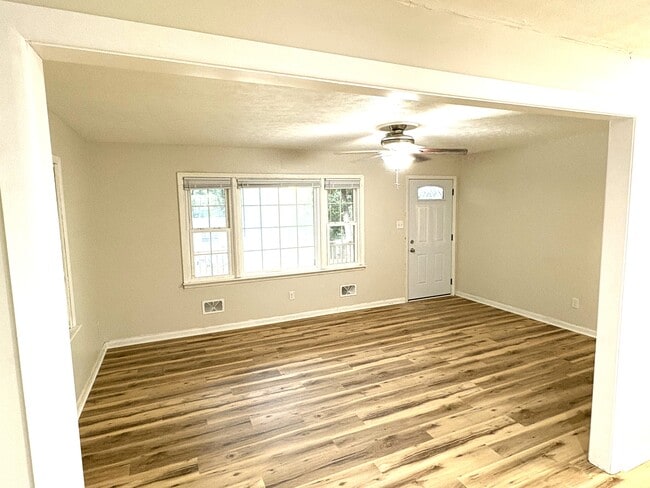 Photo - 111 Hawthorne Rd