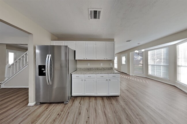 Photo - 16923 Poplar Hill St