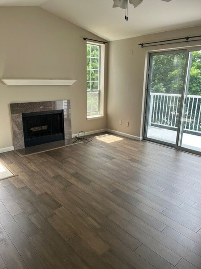 Photo - 2Bd/1Ba Newcastle Condo Unidad L305