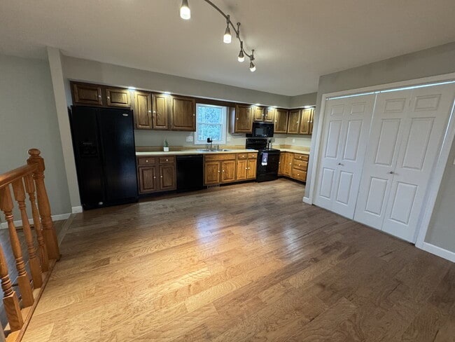 Photo - “Spread Out!” — 3 Bed Home with Sun Room + Multiple Living Spaces