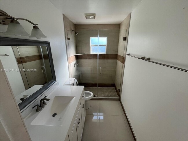 Photo - 5803 Buchanan St