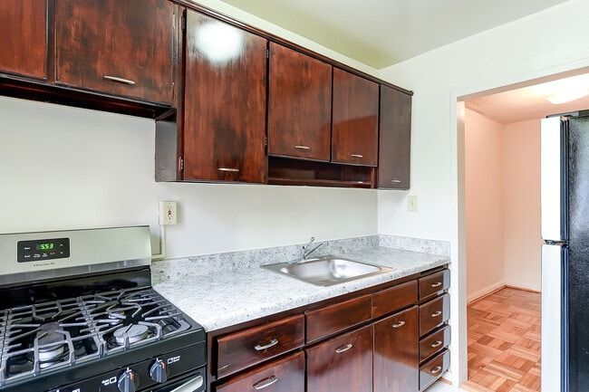 Photo - The Crestmont