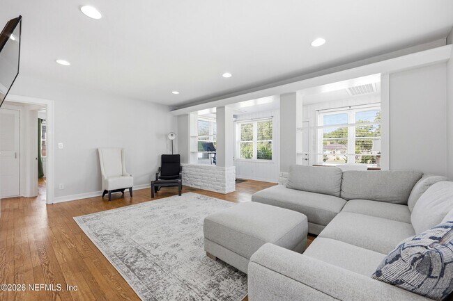Photo - 2749 Hendricks Ave