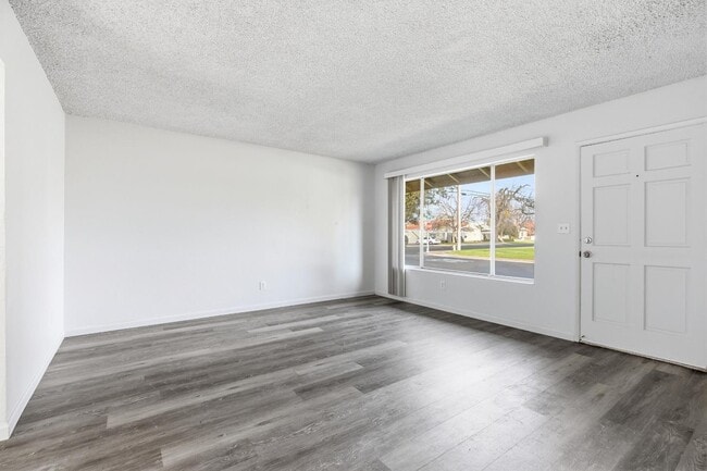 Photo - 1802 Rockford Ave