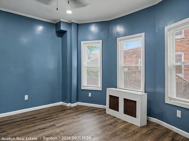 1275 Hamilton Ave