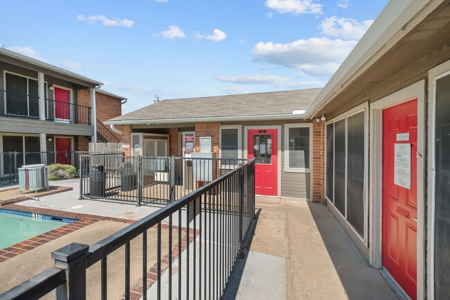 Photo - Parkwood Square