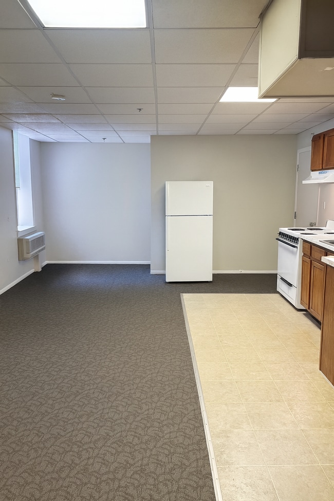 Building Photo - 325 Market St Unit 7