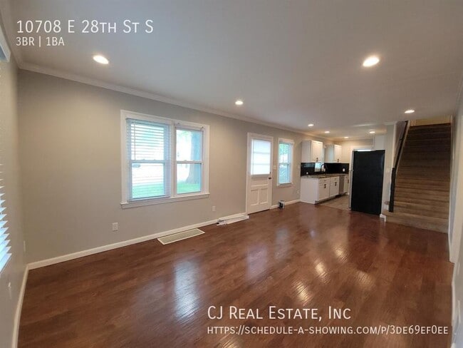 Photo - 10708 E 28th St S