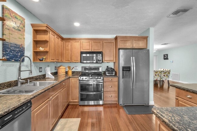 Photo - 223 NE 17th Ave