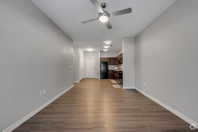 2 BR, 2 BA - 935SF - Forestwood