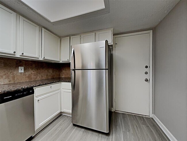 Photo - 8615 Riverside Walk Ln