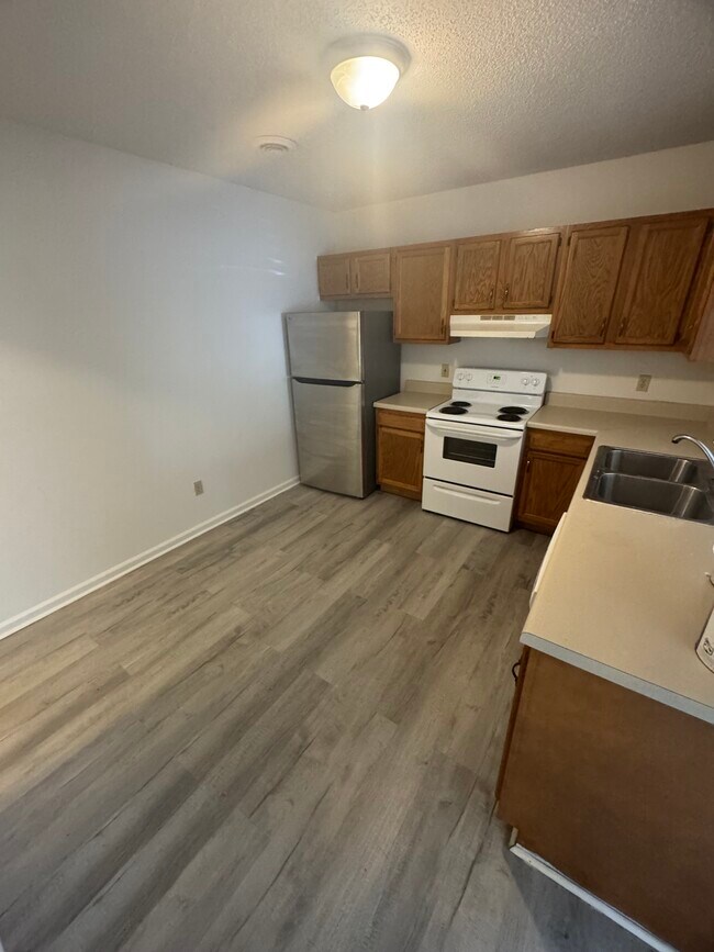 156 Berrywood Ln