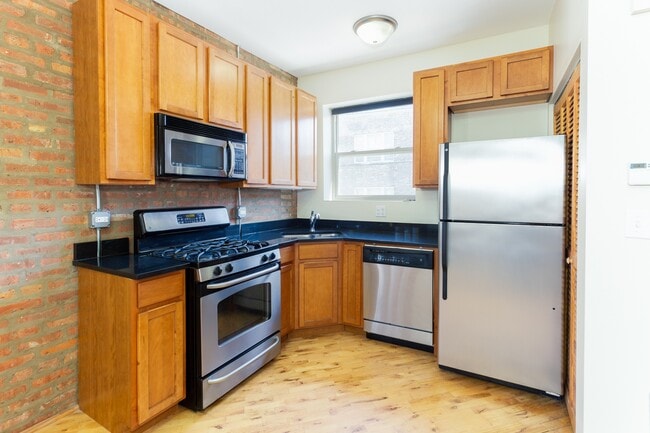 Kitchen - 1118-28 E. Hyde Park Blvd.