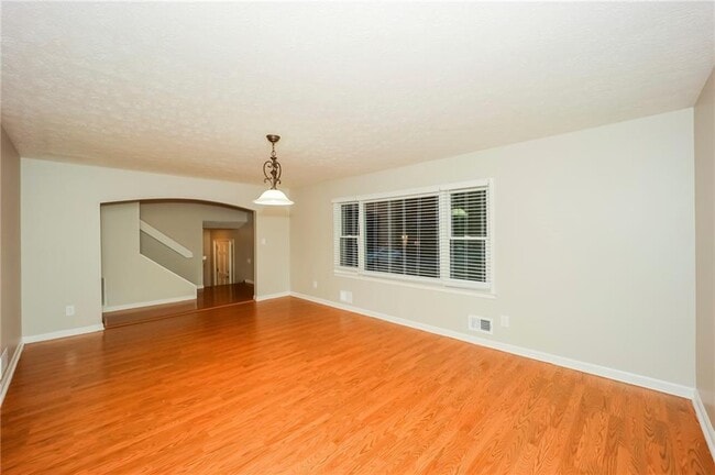 Photo - 6712 Collier Way