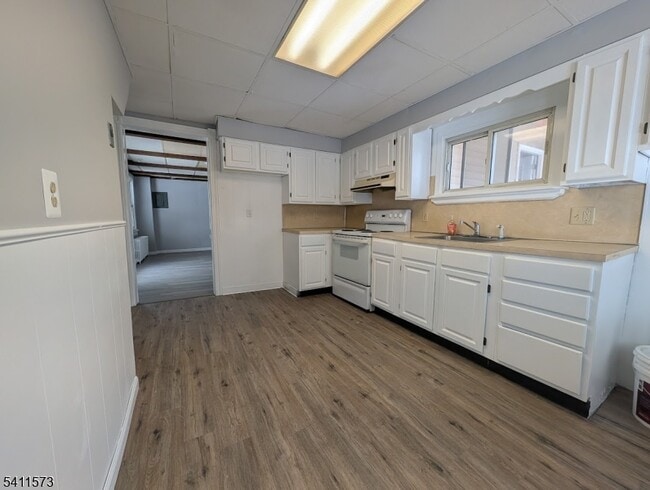 Photo - 596 S Main St Unidad Back