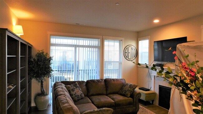 Photo - 28521 SW Orleans Ave