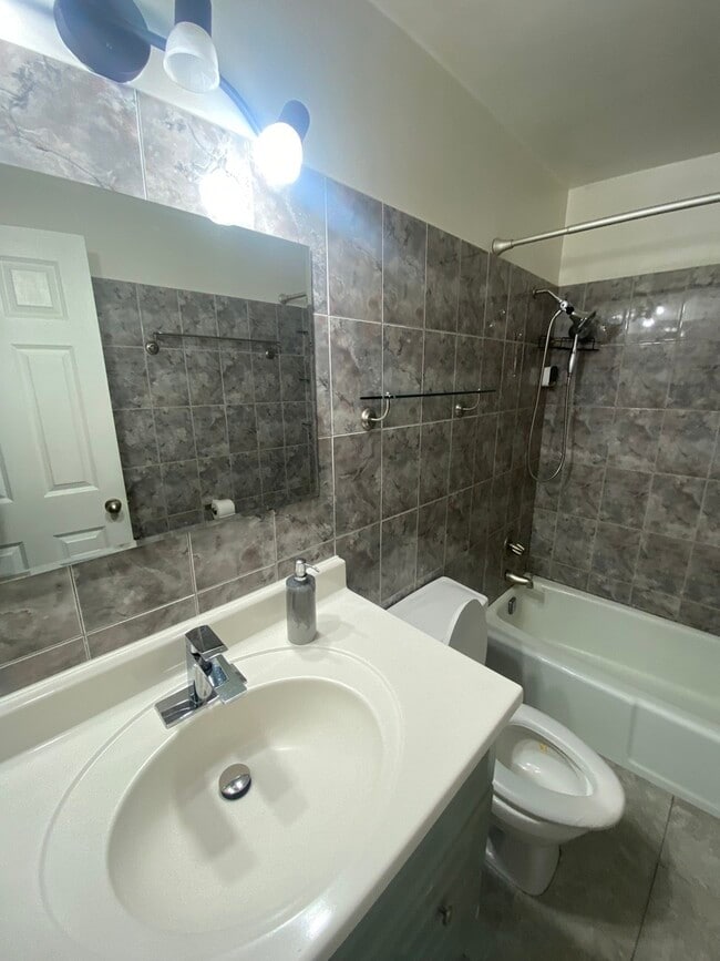 Photo - 9708 Nottingham Ave