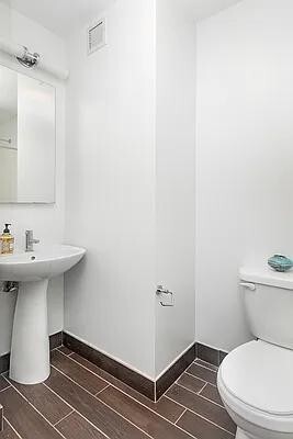 Photo - 212 W 91st St Apartment Unit 1035